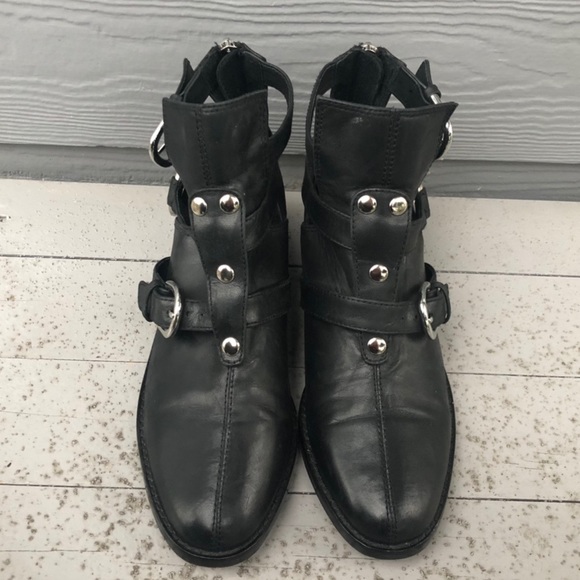 Leather cutout booties❕ - Picture 2 of 3